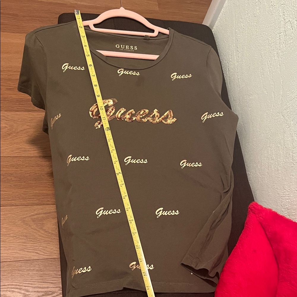 #1406+Guess gold T-Shirt with Sequin Logo - Picture 4 of 7